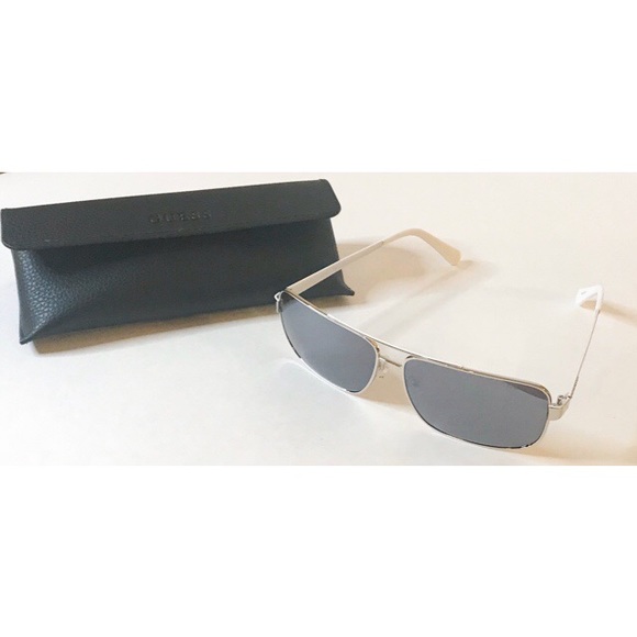 Guess Sunglasses - Picture 3 of 6